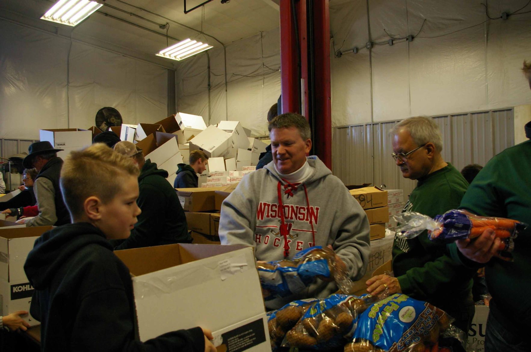 122418-ctzn-news-elks-bas004.jpg